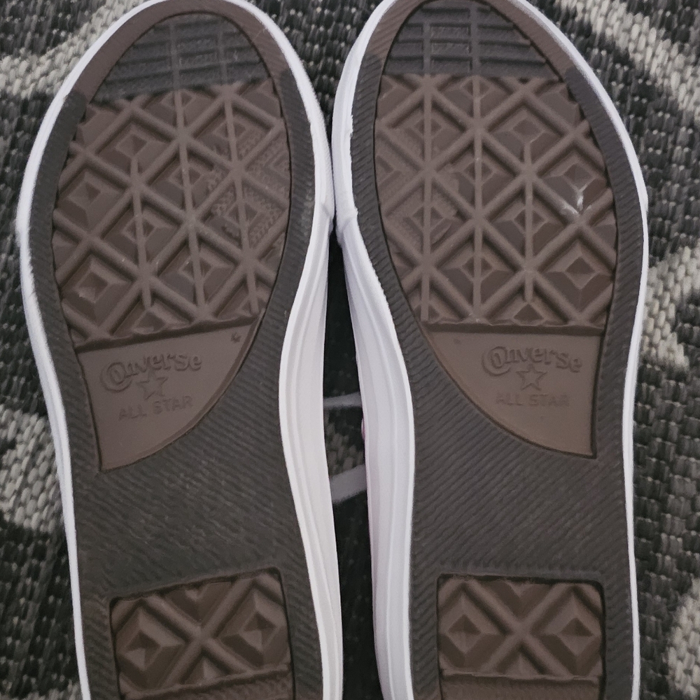 Converse - Picture 3 of 6
